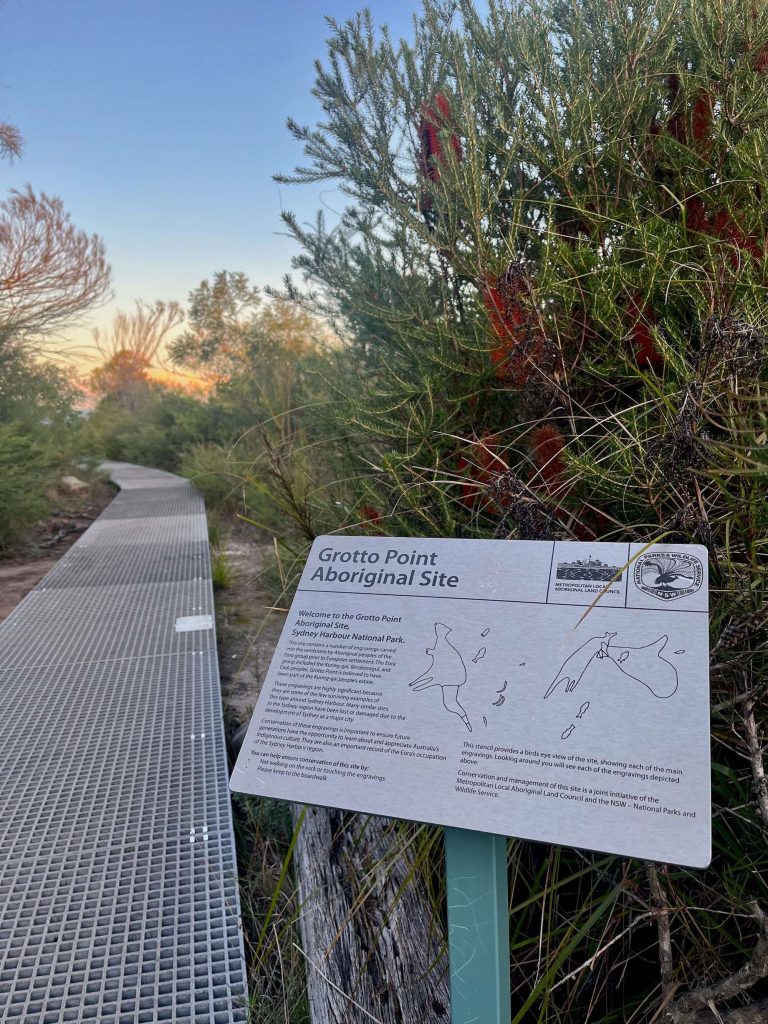 Sign post to Grotto Point Aboriginal Engraving Site at Dobroyd Head in Sydney Harbour National Park