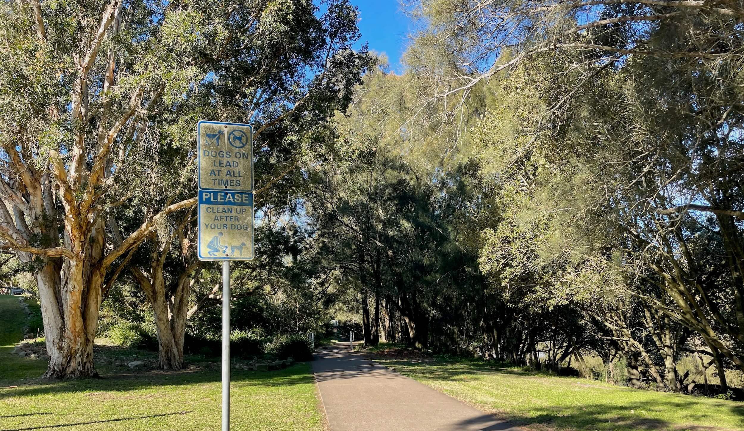 Dogs on lead sign