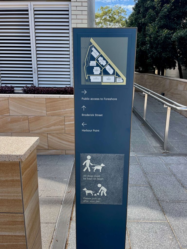 Signpost for the public access from the Balmain foreshore to street level