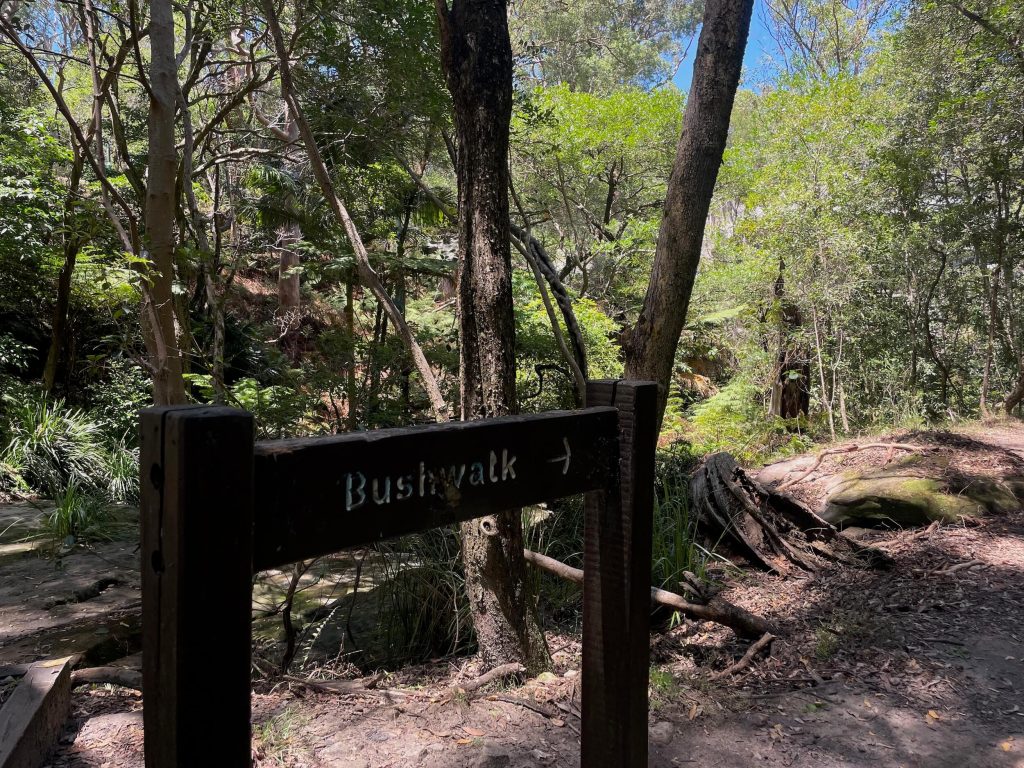 Bushwalk sign on the Wollstonecraft loop track