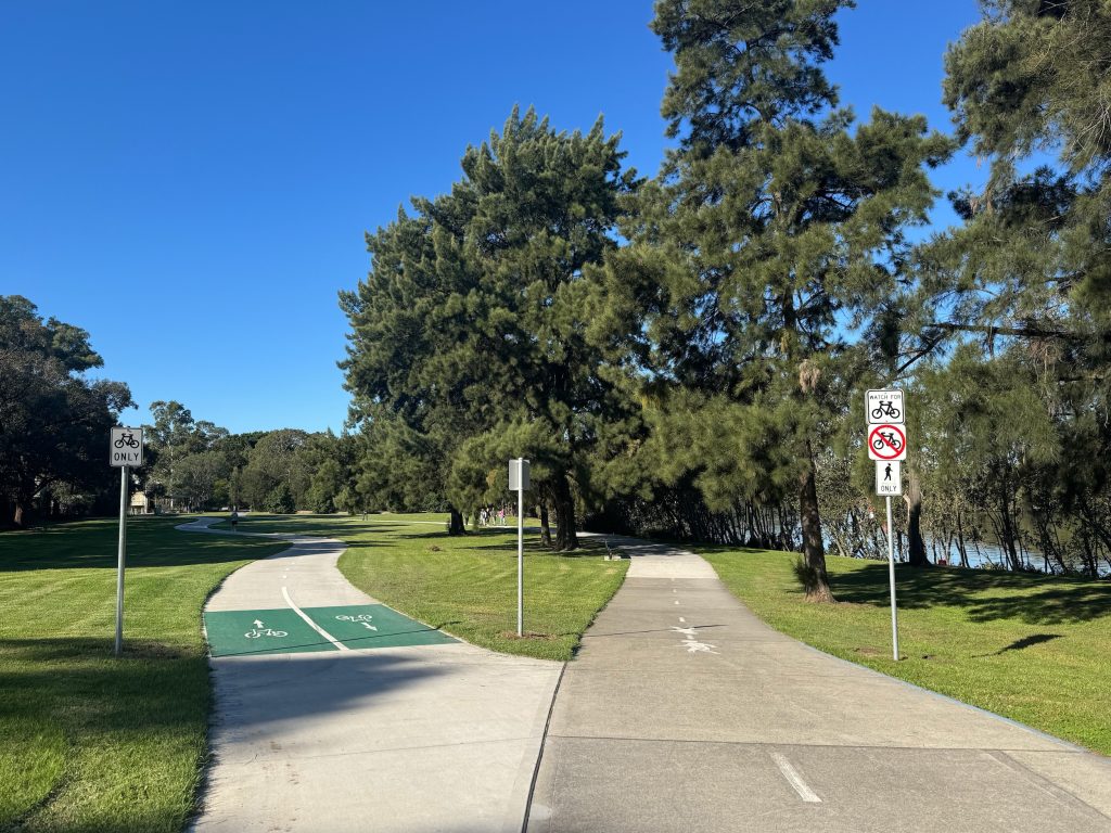 Parramatta River Trail: Parramatta to Meadowbank Bike and walking paths at Eric Primrose Reserve